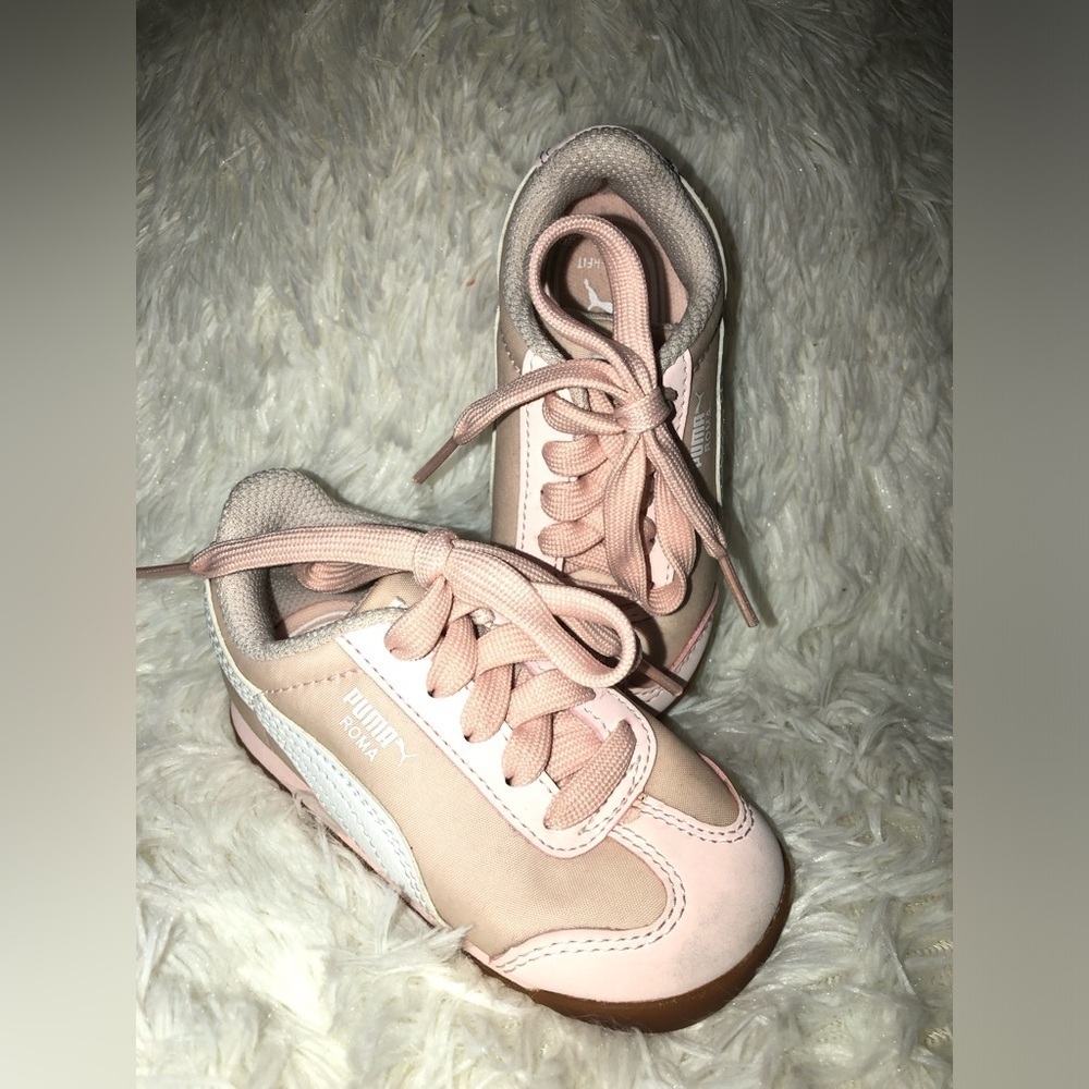 Puma Kids Sneakers - Soft Pink and White size 6 - Picture 10 of 16